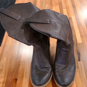 Cute boots!